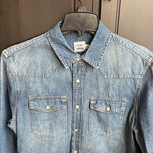 Flint and Tinder Men's Blue Casual Button Down Shirt